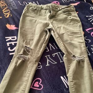 Old navy distress slim fit Jeans!!
